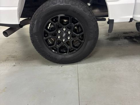 Used 2024 Ford F150 XLT w/ XLT Black Appearance Package AWD/4WD image 31