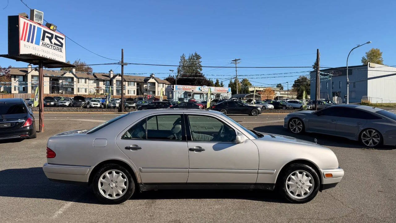 Used 1999 Mercedes-Benz E 320 4MATIC Sedan image 6