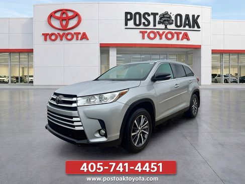Used 2019 Toyota Highlander XLE w/ Protection Package #3 AWD/4WD image 5