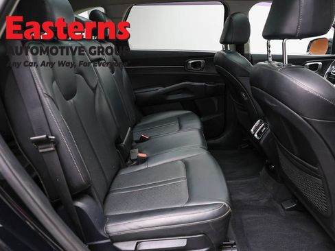 Used 2021 Kia Sorento S w/ Panoramic Sunroof Package AWD/4WD image 23