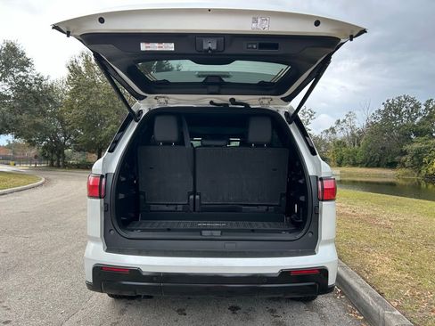 Used 2023 Toyota Sequoia Platinum image 10