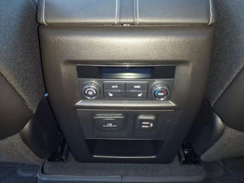 Certified 2023 Chevrolet Traverse Premier image 13