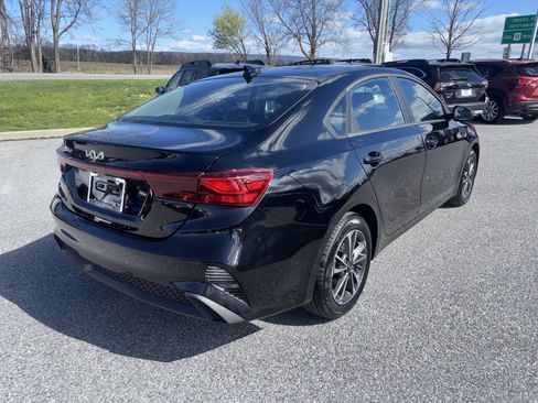 Used 2024 Kia Forte LXS w/ LXS Technology Package image 5