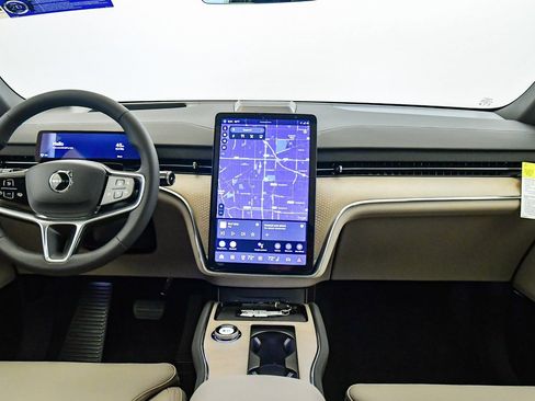 New 2025 Volvo EX90 Ultra w/ Protection Package Premier image 15