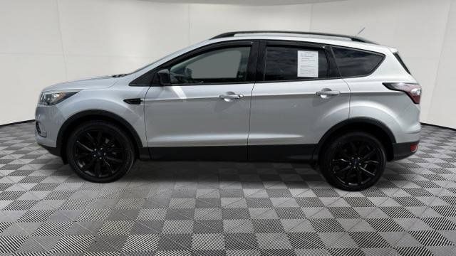 Used 2017 Ford Escape SE w/ Equipment Group 201A AWD/4WD image 2