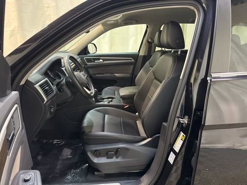 Certified 2021 Volkswagen Atlas SE image 13
