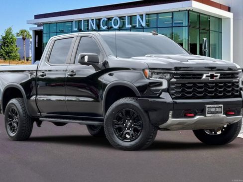 Used 2023 Chevrolet Silverado 1500 ZR2 w/ Technology Package AWD/4WD image 2