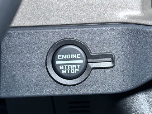 New 2025 Ford Bronco Outer Banks w/ Sasquatch Package image 25