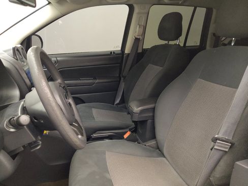 Used 2017 Jeep Compass Sport w/ Power Value Group FWD image 17