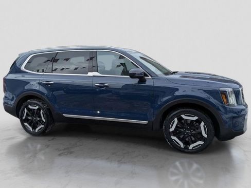 Used 2023 Kia Telluride S image 5