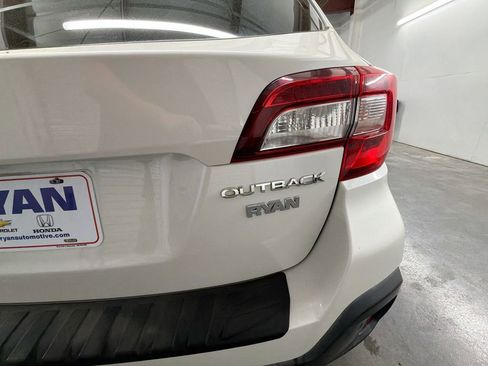 Used 2018 Subaru Outback 2.5i Limited image 32