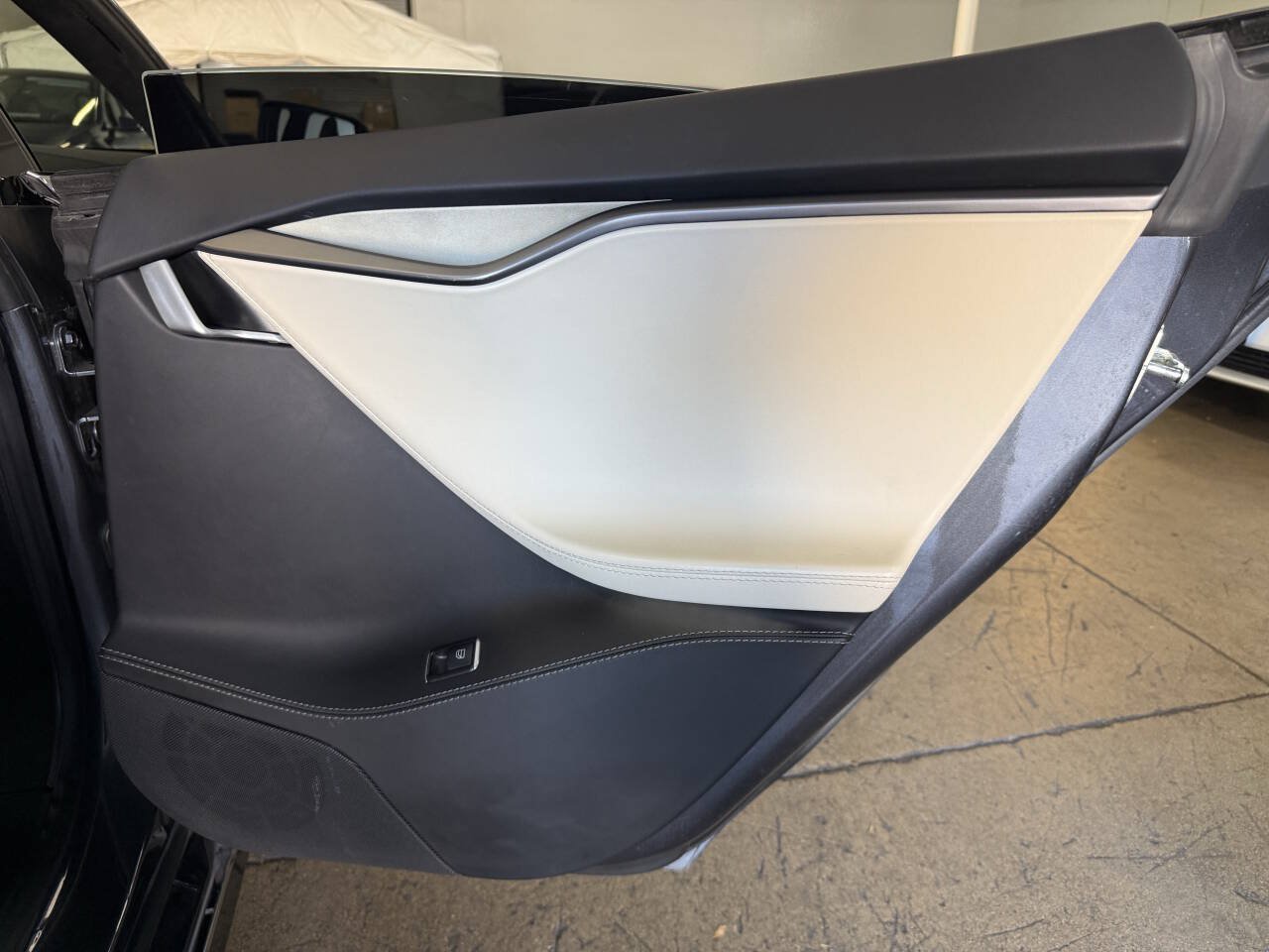 Used 2019 Tesla Model S Long Range AWD/4WD image 29