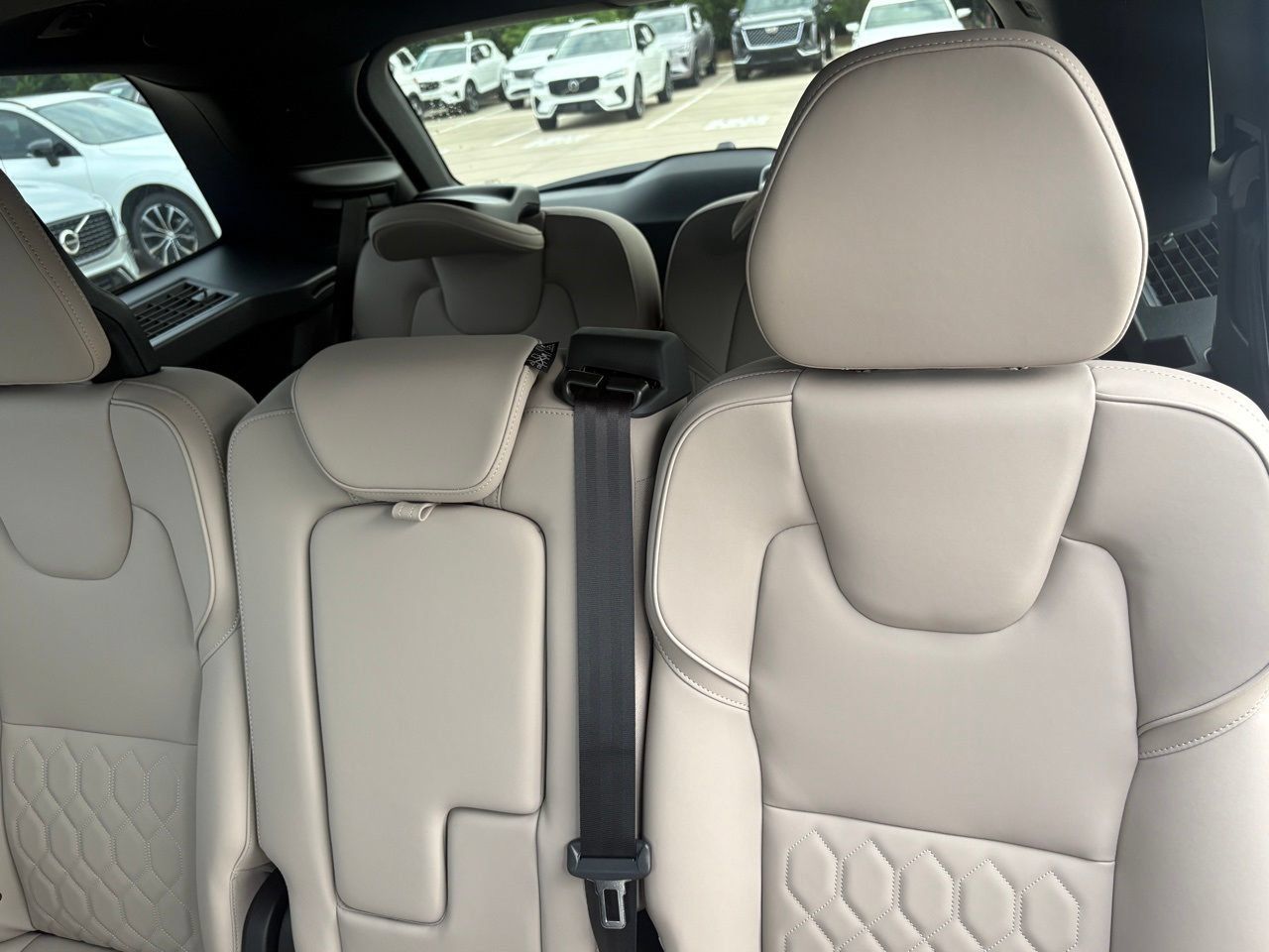 New 2026 Volvo XC90 T8 Plus w/ Protection Package Premier AWD/4WD image 24