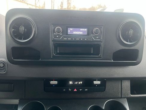 Used 2025 Mercedes-Benz Sprinter 2500 image 17