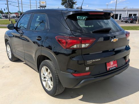 Used 2021 Chevrolet TrailBlazer LS AWD/4WD image 2