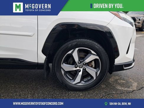 Used 2022 Toyota RAV4 SE w/ Weather & Moonroof Package AWD/4WD image 12