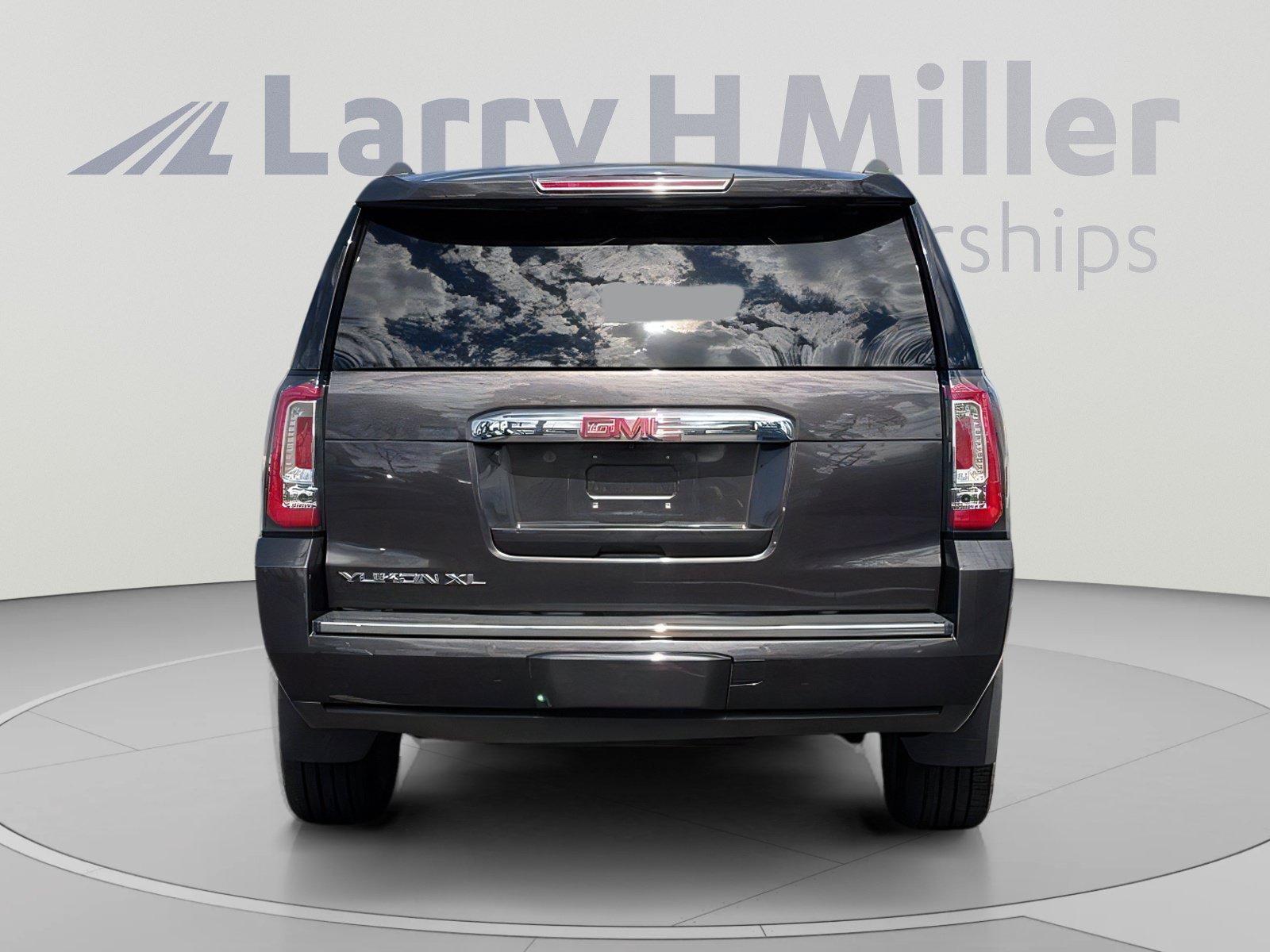Used 2015 GMC Yukon XL Denali w/ Open Road Package AWD/4WD image 5