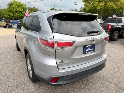 Used 2015 Toyota Highlander XLE AWD/4WD image 3