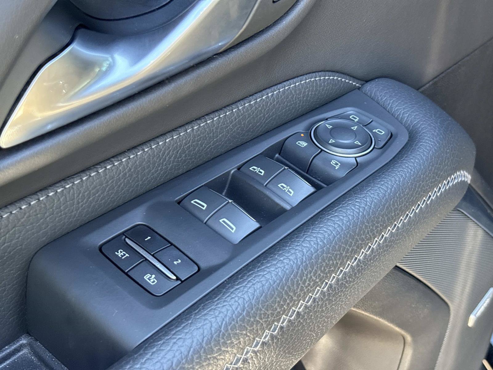 Used 2022 GMC Yukon Denali AWD/4WD image 15
