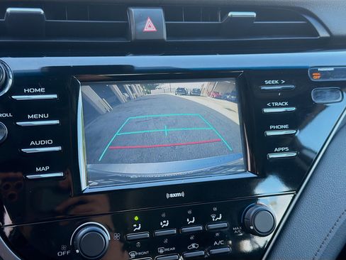 Used 2020 Toyota Camry LE FWD image 11