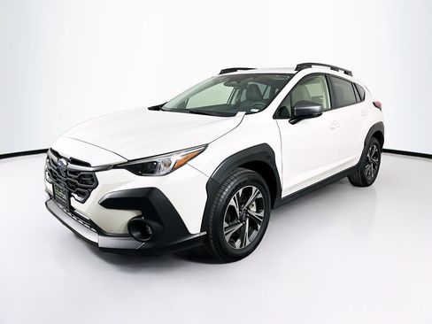 Used 2024 Subaru Crosstrek 2.0i Premium image 3