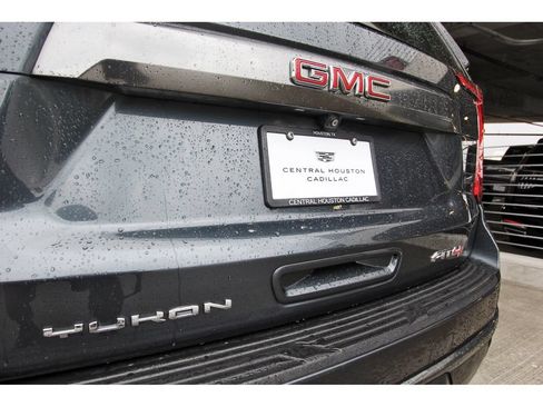 Used 2021 GMC Yukon AT4 w/ AT4 Premium Package AWD/4WD image 30