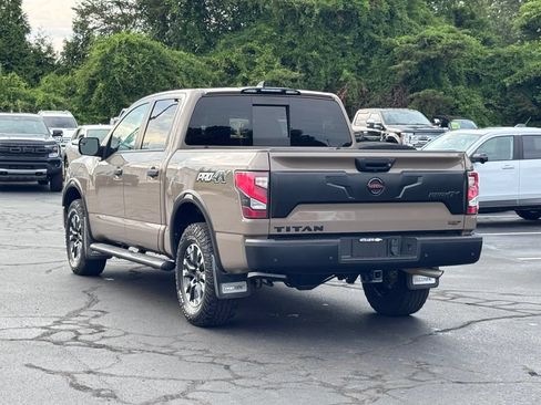 Used 2022 Nissan Titan PRO-4X w/ Pro-4x Convenience Package AWD/4WD image 16