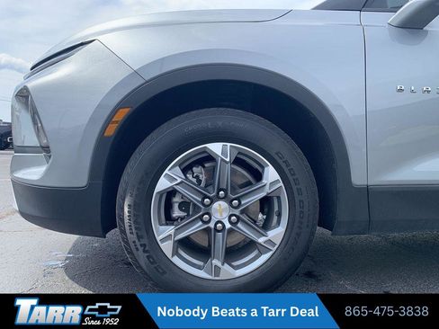 Used 2025 Chevrolet Blazer LT AWD/4WD image 18