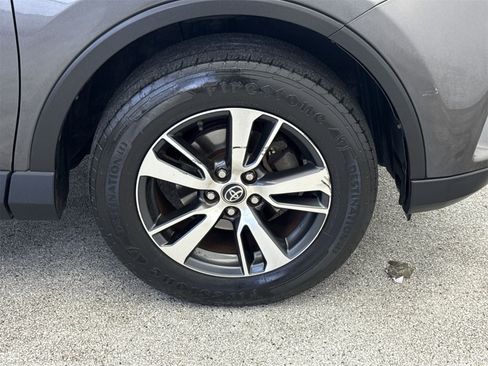 Used 2018 Toyota RAV4 XLE image 34