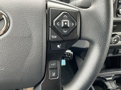 Used 2022 Toyota Tacoma SR image 13