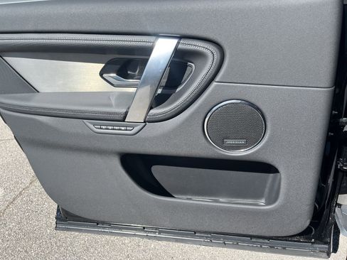 Used 2025 Land Rover Discovery Sport Dynamic SE image 11