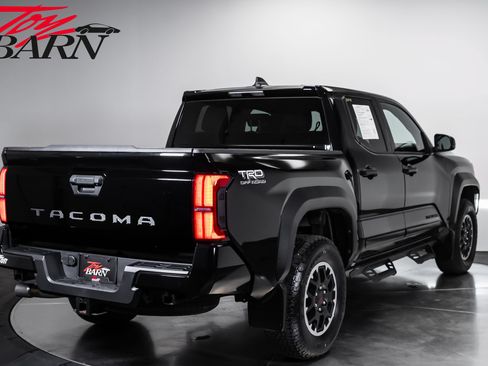 Used 2025 Toyota Tacoma TRD Off-Road AWD/4WD image 5