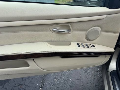 Used 2011 BMW 328i Convertible image 5