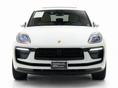 Certified 2025 Porsche Macan image 31