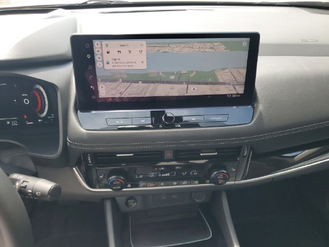 Certified 2025 Nissan Rogue SL w/ SL Premium Package FWD image 15