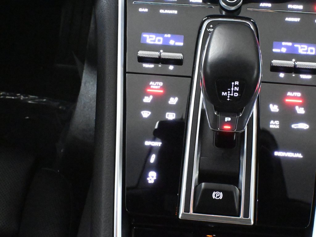 Used 2023 Porsche Panamera 4 Platinum Edition AWD/4WD image 25