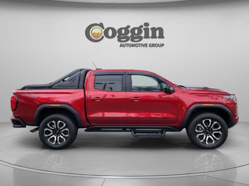 Used 2025 GMC Canyon AT4 w/ Nightfall Edition AWD/4WD image 5