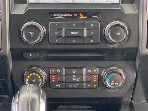 Used 2018 Ford F150 XLT w/ Equipment Group 302A Luxury AWD/4WD image 23