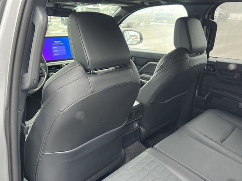 Used 2025 Toyota 4Runner TRD Off-Road Premium image 17