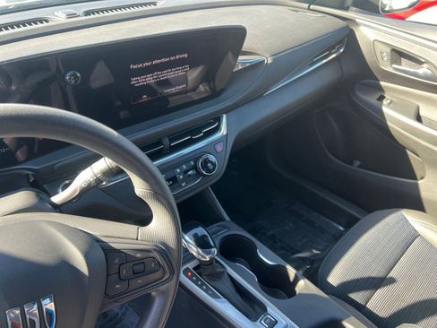Used 2025 Buick Envista Preferred FWD image 20