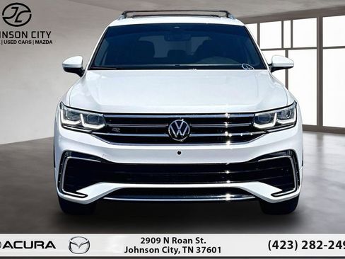 Used 2024 Volkswagen Tiguan SEL R-Line AWD/4WD image 3