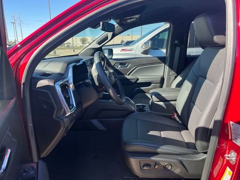 Used 2025 GMC Canyon Elevation w/ Convenience Package image 13