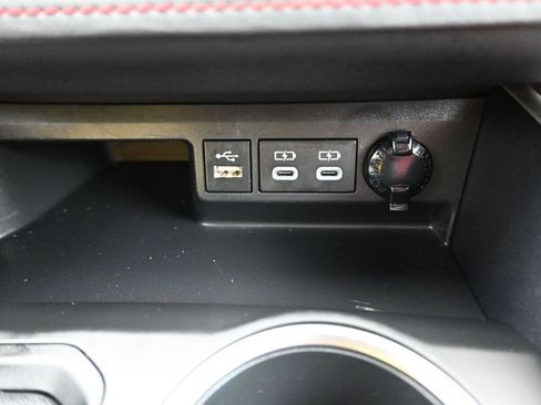 Used 2023 Toyota Highlander XSE FWD image 23