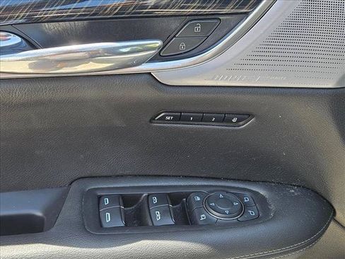 Used 2023 Cadillac XT6 Premium Luxury w/ Technology Package FWD image 14