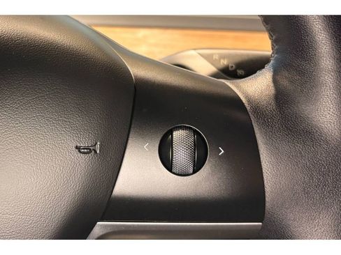 Used 2023 Tesla Model Y Long Range image 26