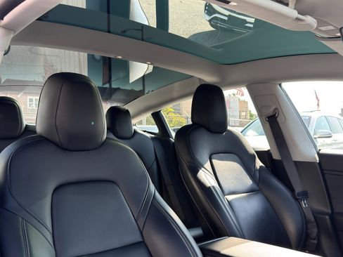 Used 2019 Tesla Model 3 Mid Range image 24