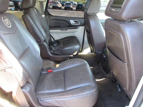 Used 2013 Cadillac Escalade Platinum AWD/4WD image 19