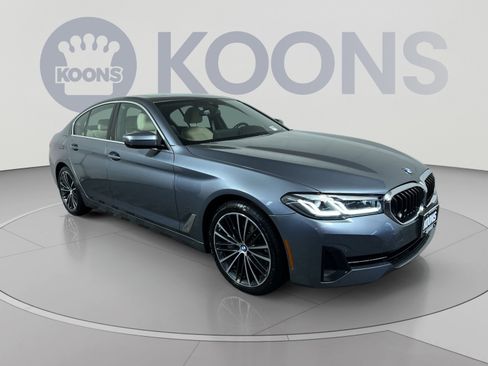 Used 2022 BMW 540i xDrive w/ Convenience Package AWD/4WD image 2