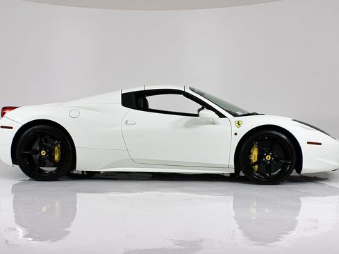 Used 2015 Ferrari 458 Spider RWD image 13