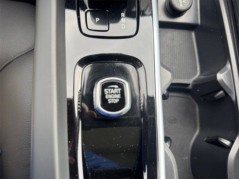 Certified 2025 Volvo XC60 B5 Plus image 15